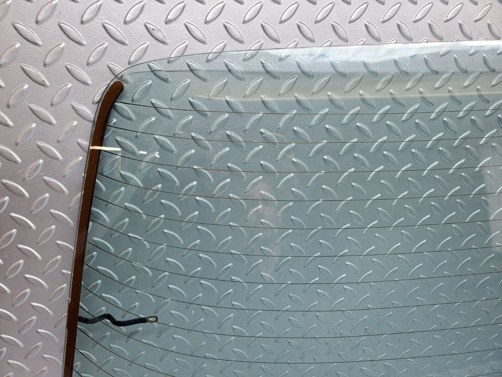 44368 Mercedes-Benz W123 280E Rear Heated Windscreen Glass