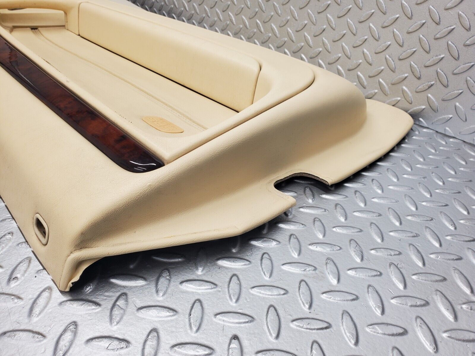 46817 Mercedes-Benz R129 320SL Coupe Left Door Card Beige