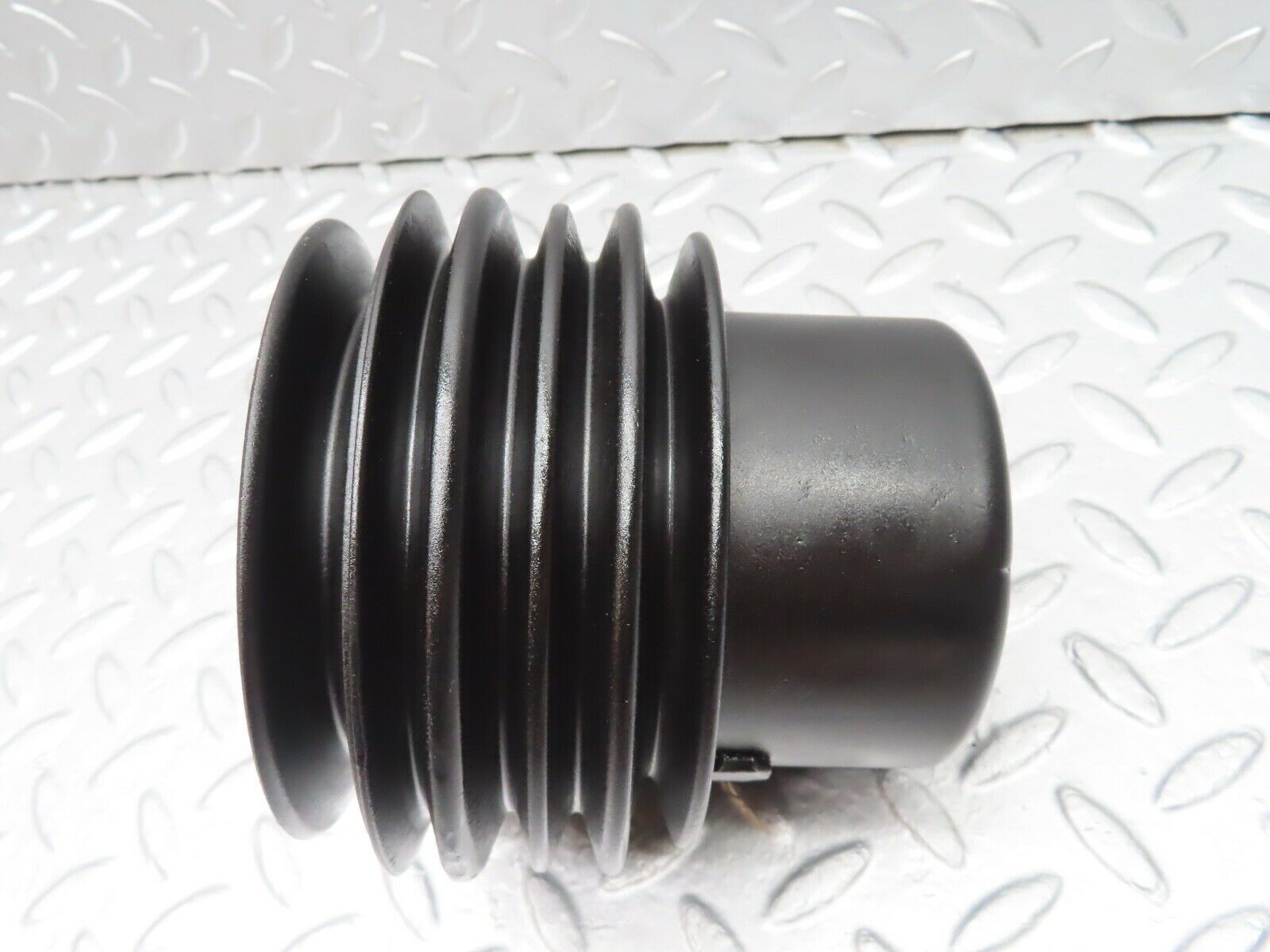 20628 Mercedes-Benz R107 450SL Crankshaft Pulley