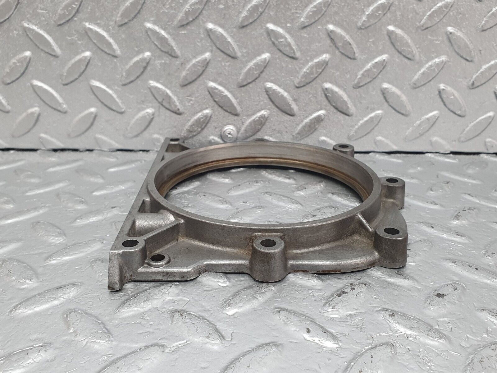 44020 Mercedes-Benz C123 230CE Coupe Crankshaft Rear Sealing Cover 1020110108