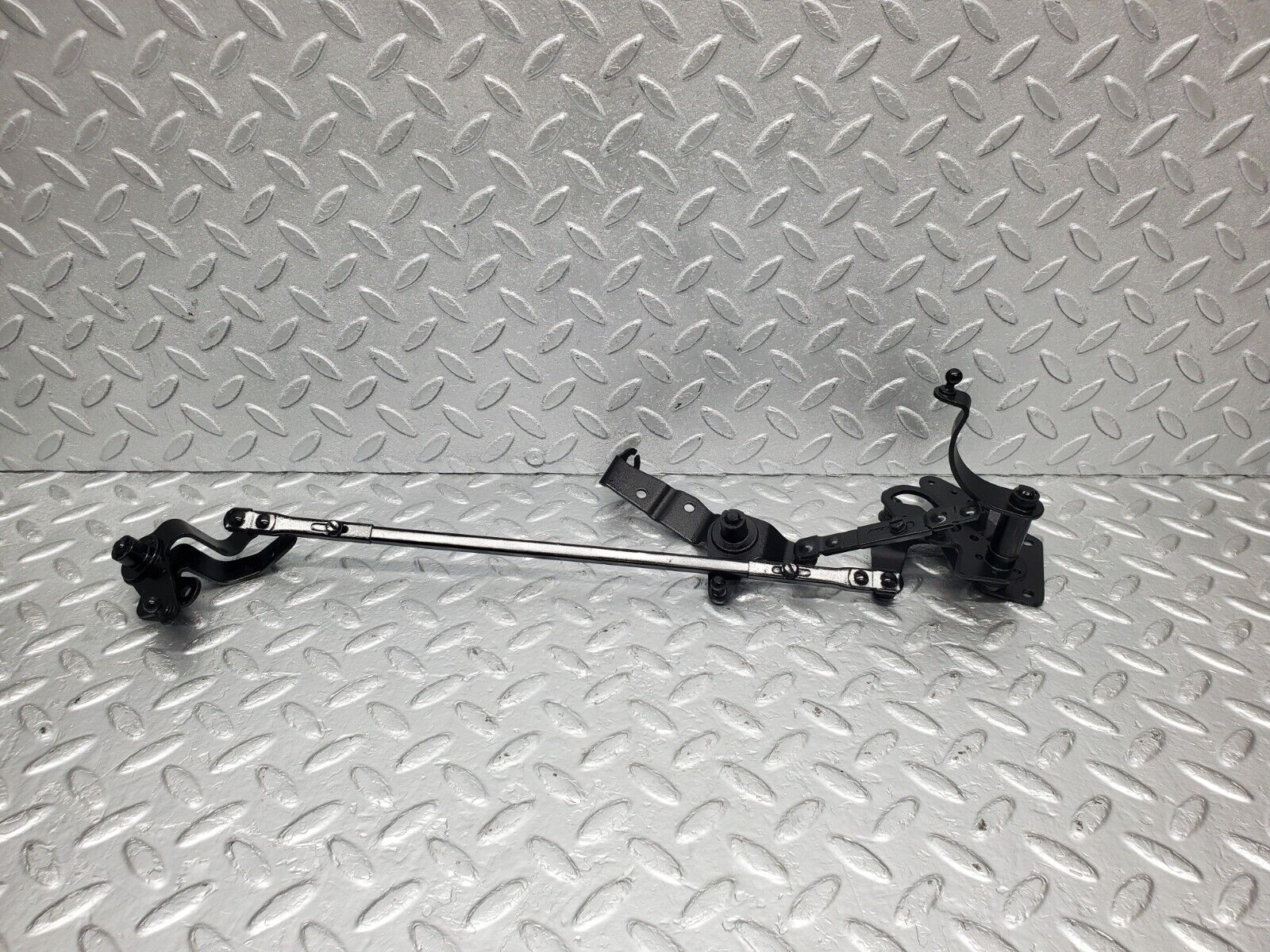 46724 Mercedes-Benz C123 280CE Coupe Throttle Linkage