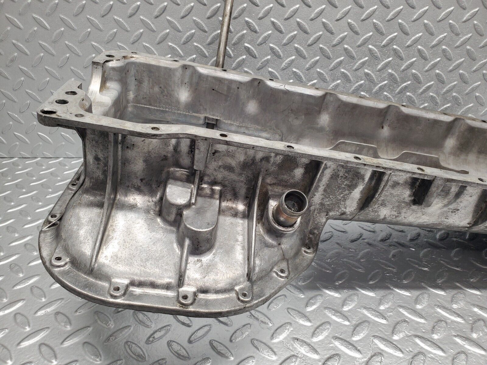 46705 Mercedes-Benz C123 280CE Coupe Oil Pan Oil Sump 1100140702