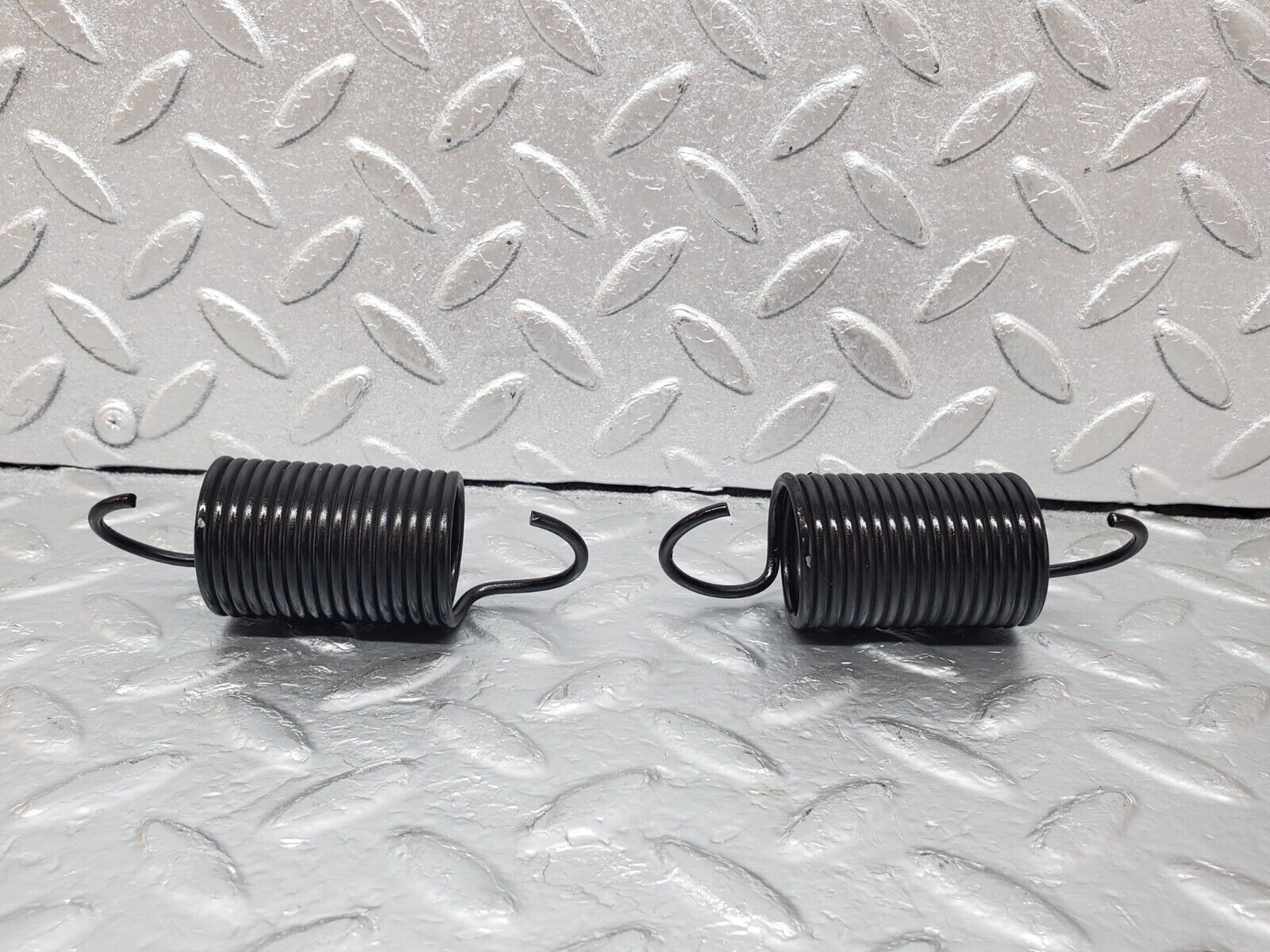 44461 Mercedes-Benz W123 280E Front Seat Adjustment Spring Pair