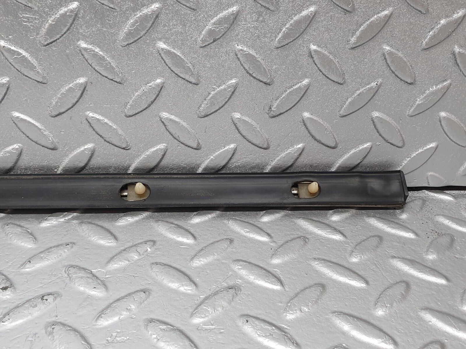 43457 Mercedes-Benz W108 280SE Rear Right Door Centre Moulding Trim