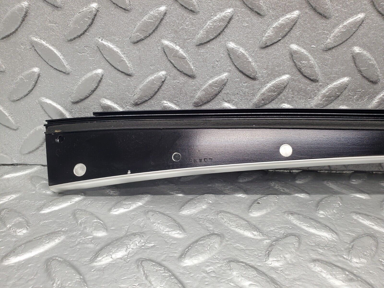 46973 Mercedes-Benz R129 320SL Coupe A Pillar Chrome Cover Trim Right