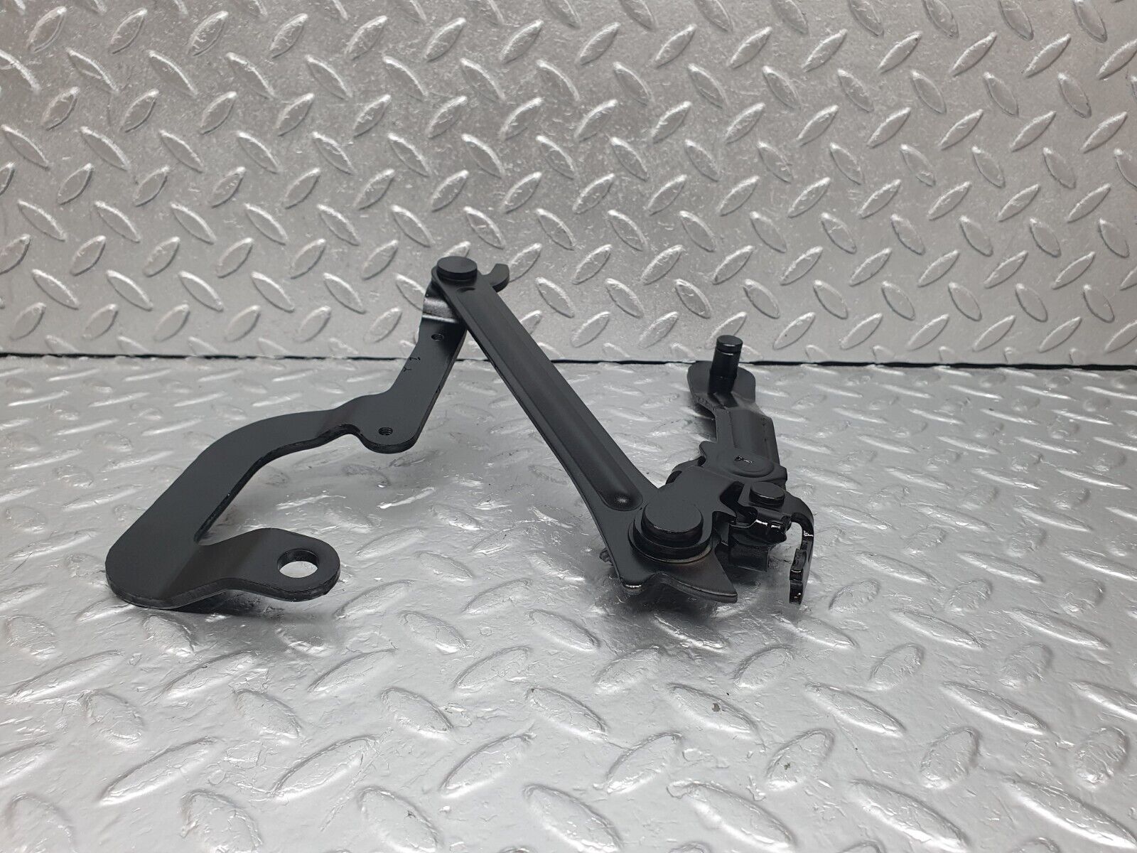 43945 Mercedes-Benz C123 230CE Coupe Bonnet Hinge Right Side