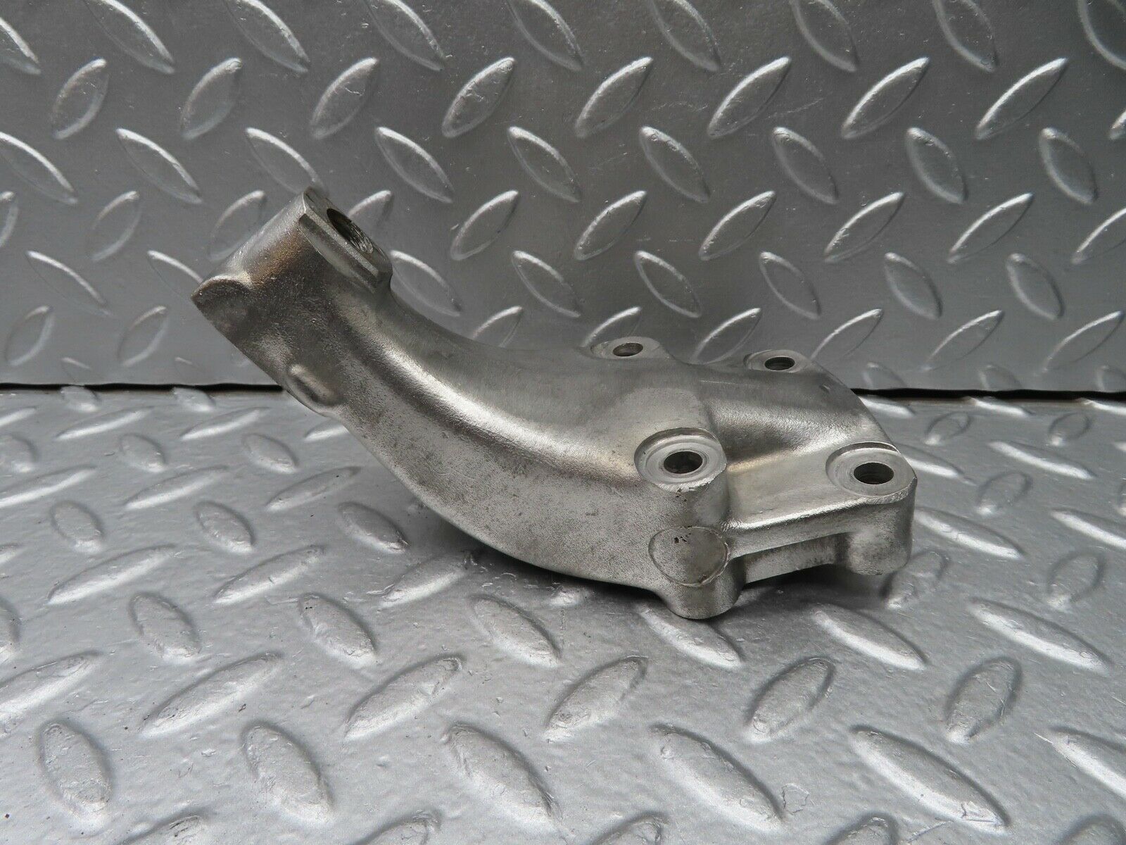 20632 Mercedes-Benz R107 450SL Engine Mount Bracket Right 1162232304