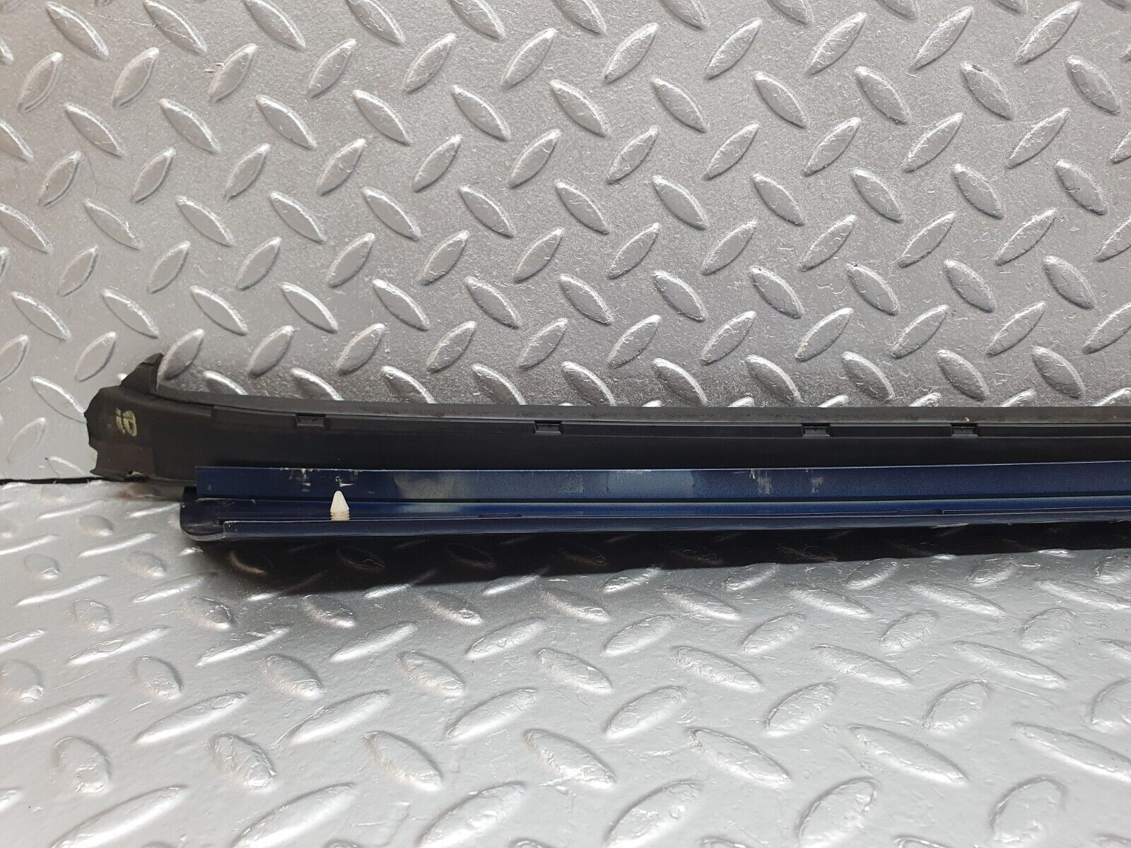 42207 Mercedes-Benz R129 320SL Coupe A Pillar Exterior Trim Cover Right 1296982430