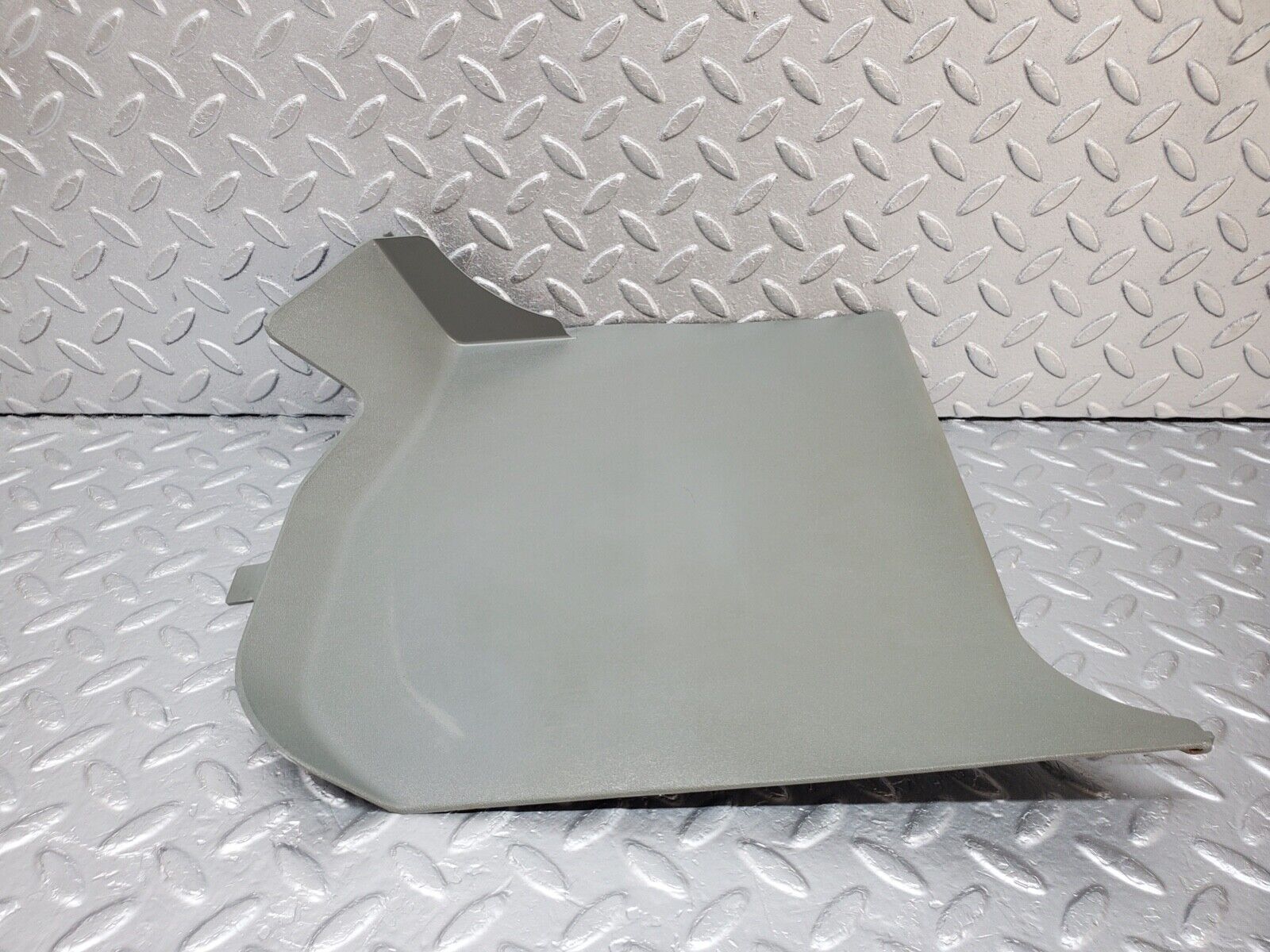 44640 Mercedes-Benz W124 220E Front Right Kick Panel Grey 1246800306