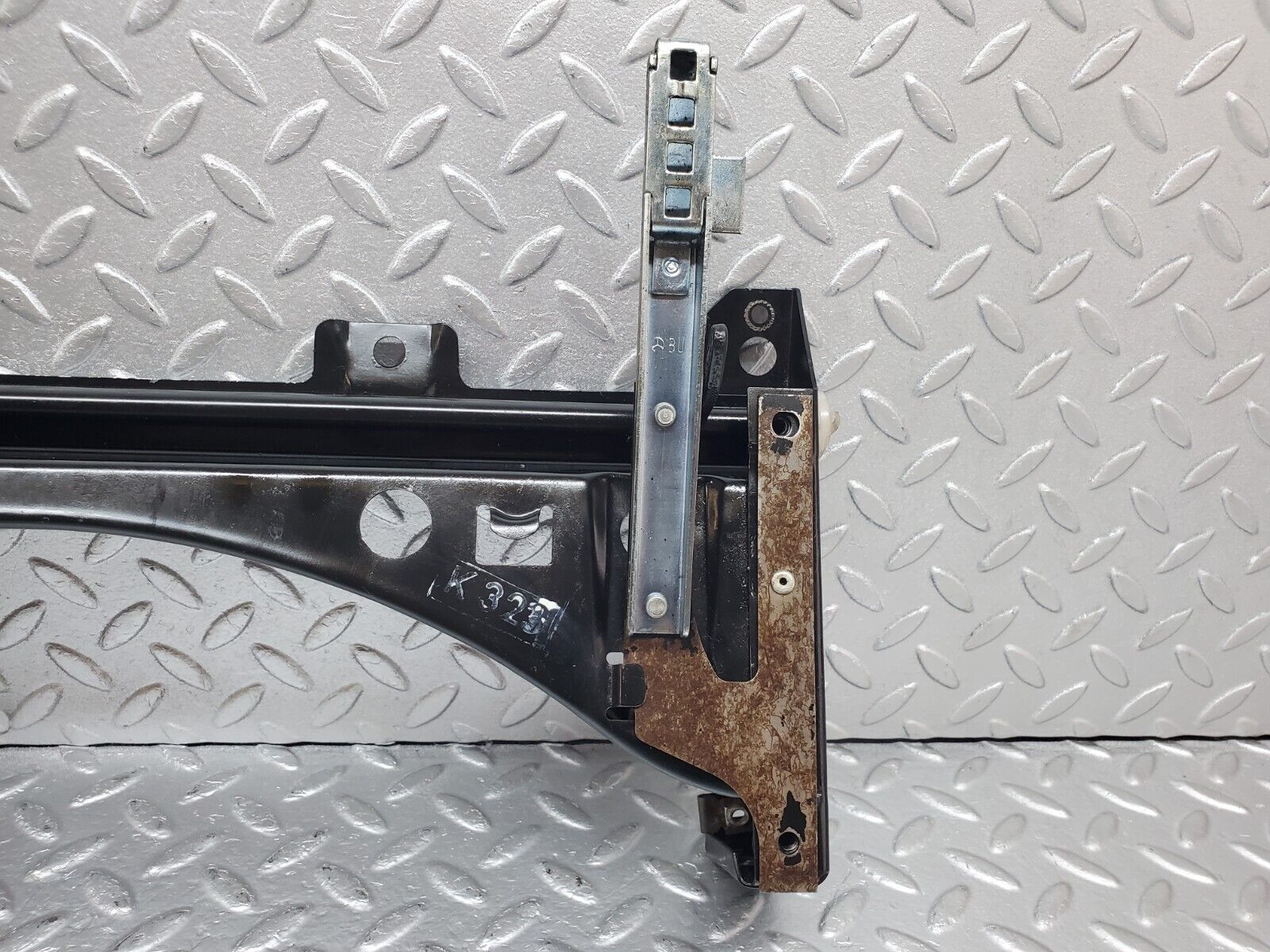 44549 Mercedes-Benz W123 280E Front Right Seat Sliding Mechanism