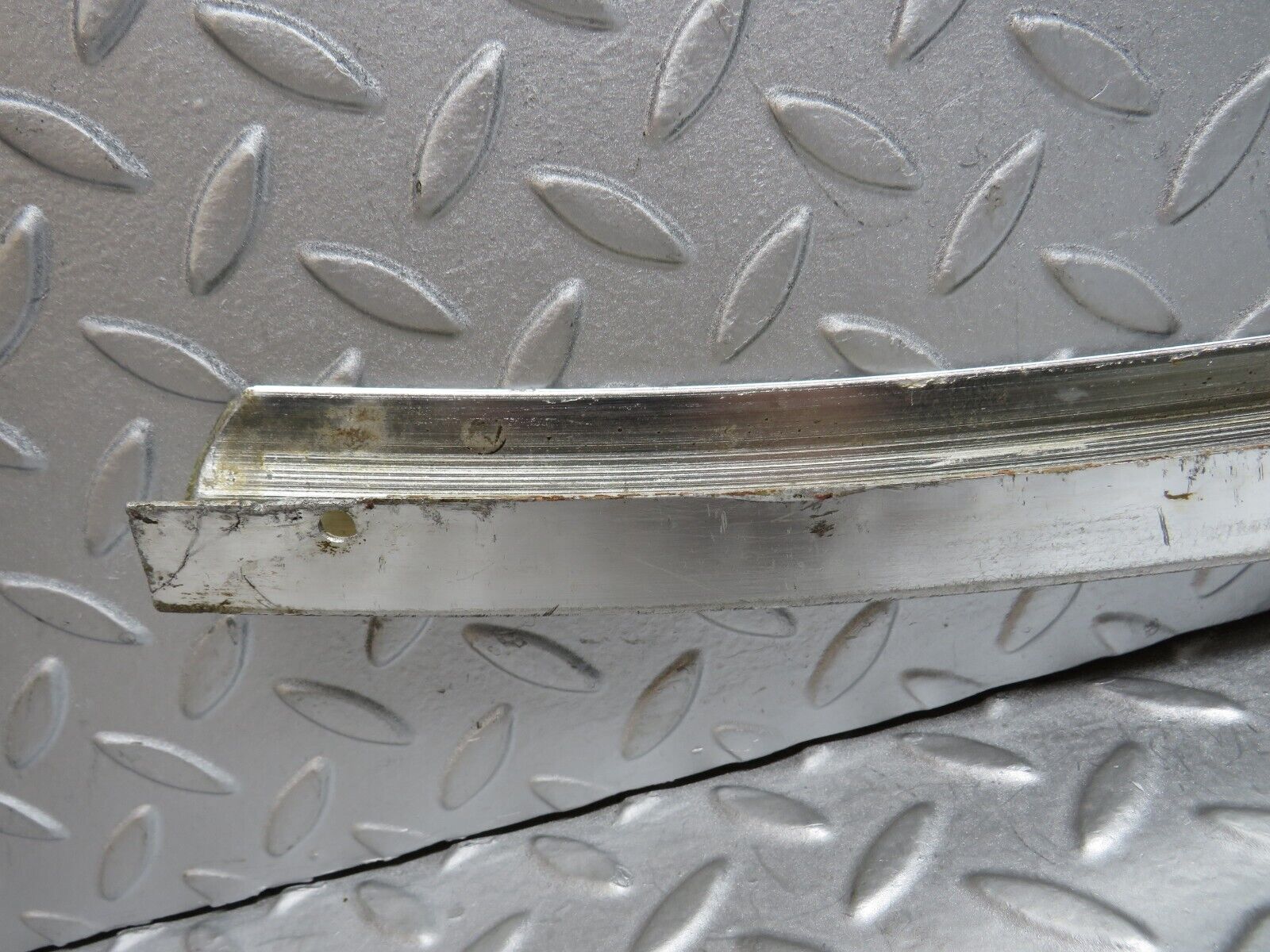 39859 Mercedes-Benz R107 350SL Hardtop Under Windshield Chrome Trim