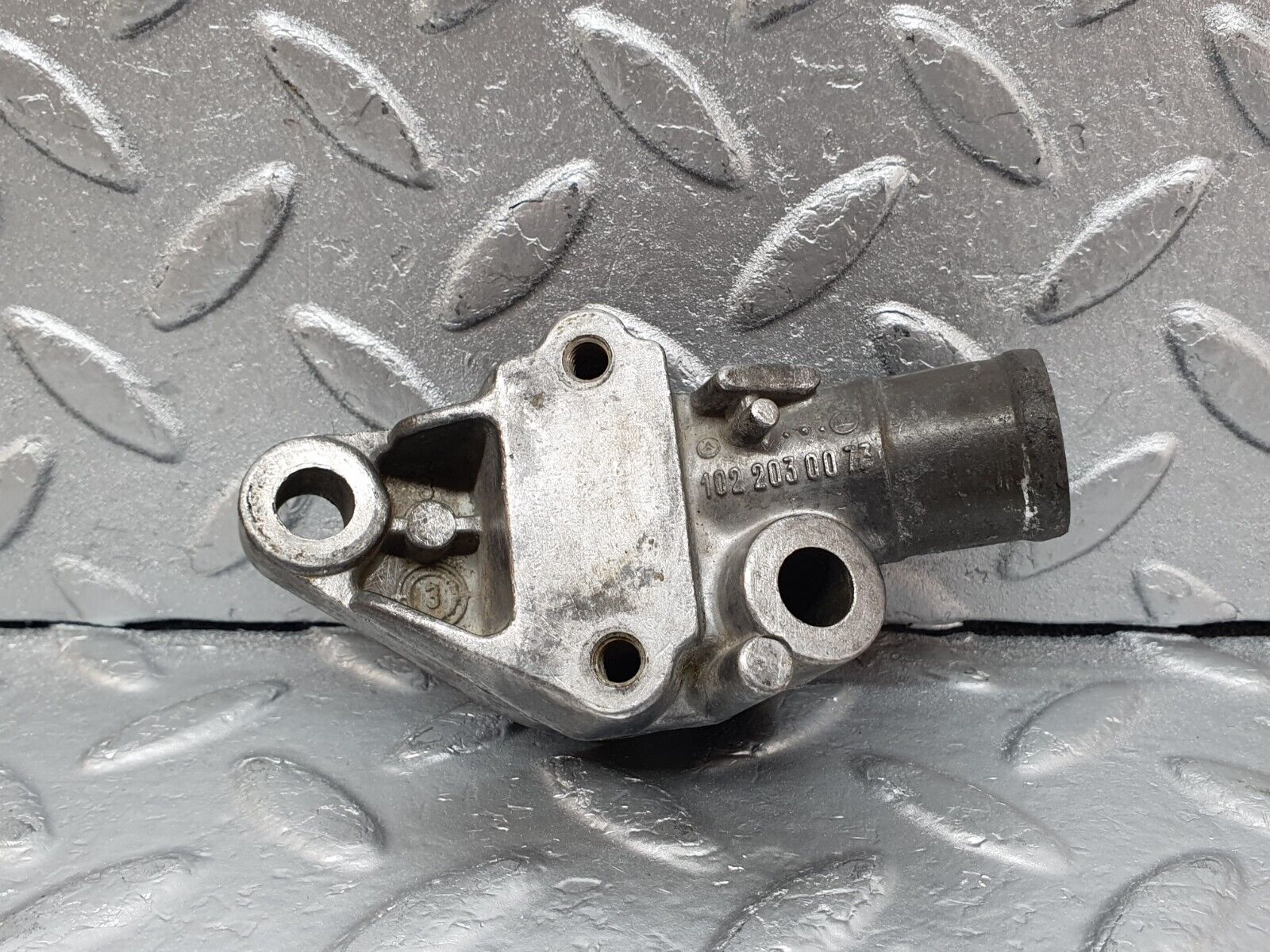 44043 Mercedes-Benz C123 230CE Coupe Cooling Water Pump Housing 1022030073