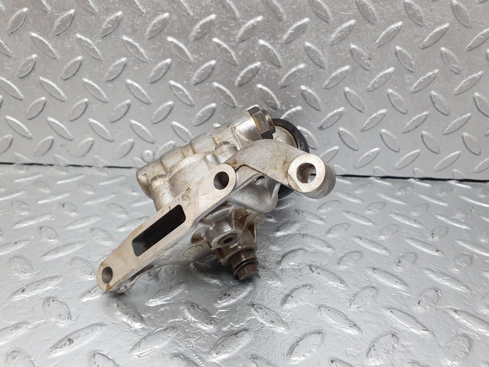 43835 Mercedes-Benz C126 380SEC Coupe Oil Pump 1171860001 1171810001
