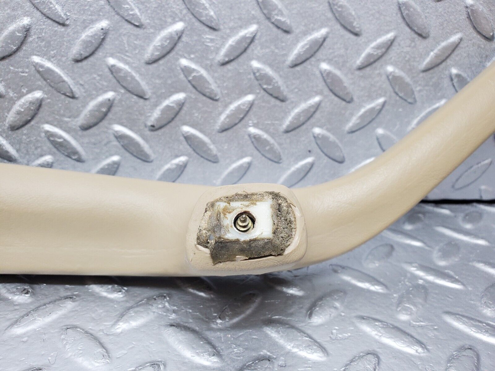 45613 Mercedes-Benz W126 420SE Rear Right Interior Door Handle Beige 1269701201