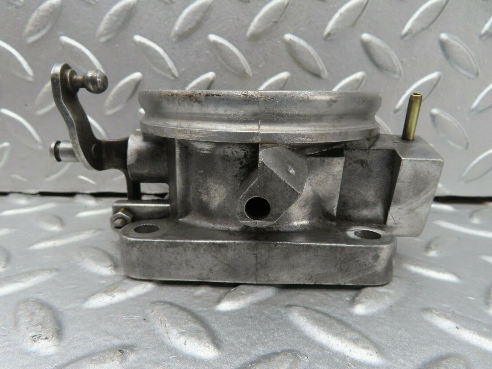 15680 Mercedes-Benz R107 450SL Throttle Body Valve