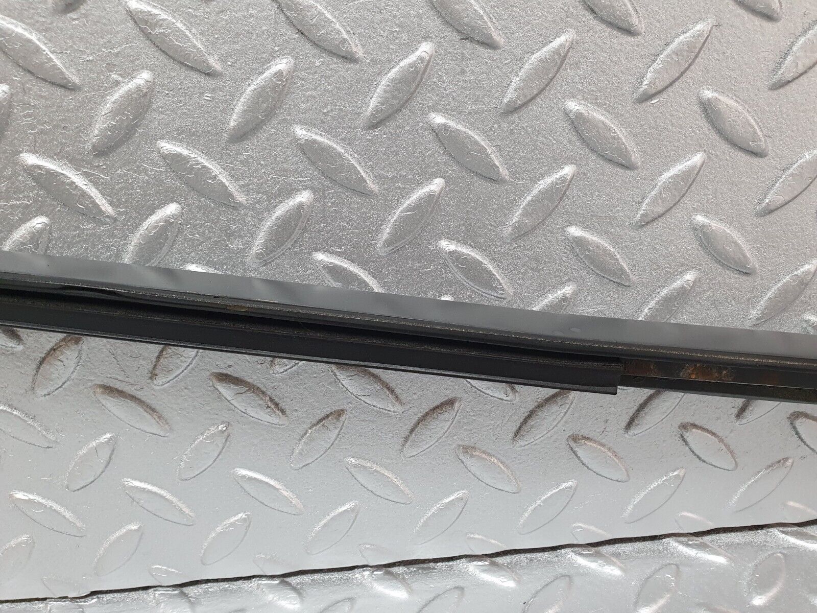 41712 Mercedes-Benz W124 200E Roof Chrome Trim Right Side 1246900497