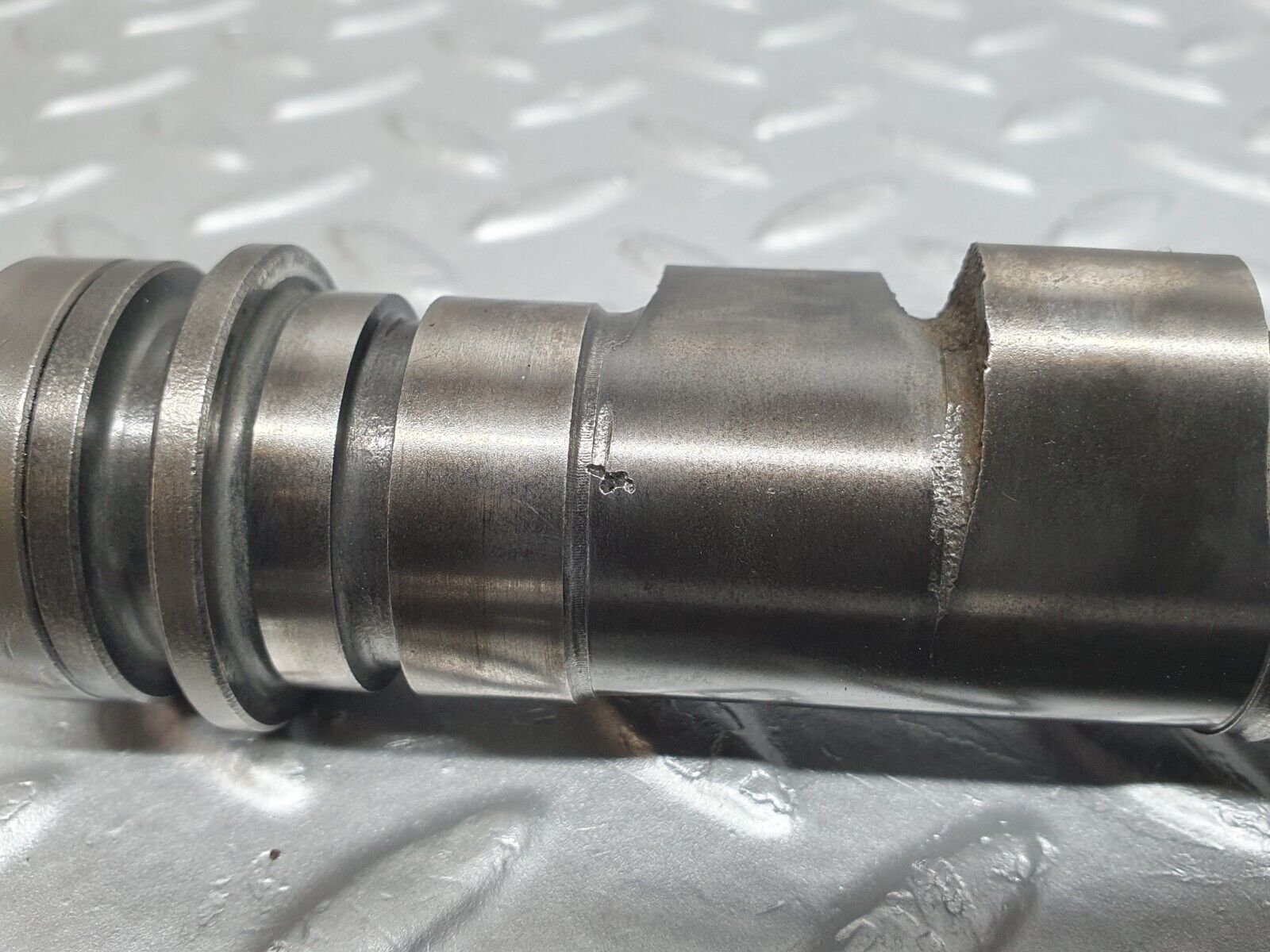 43079 Mercedes-Benz W123 230E Camshaft