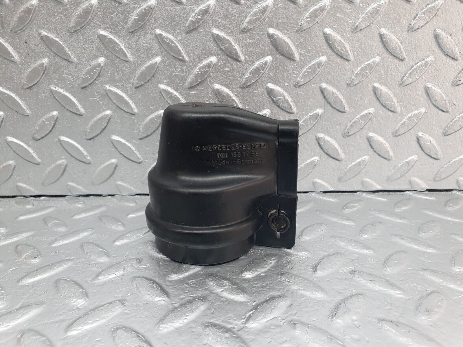 43415 Mercedes-Benz C126 380SEC Coupe Ignition Coil Protective Cap 0001581785