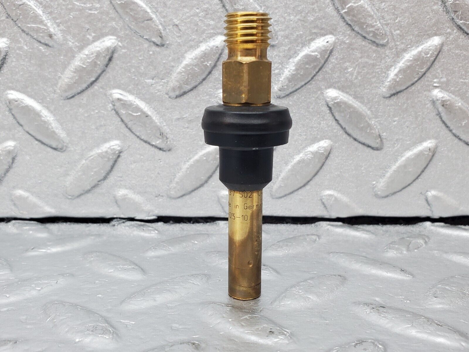 45337 Mercedes-Benz 280E M110.983 Fuel Injector Bosch 0437502047