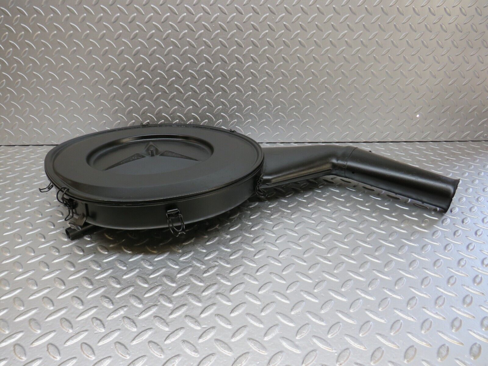 33558 Mercedes-Benz C107 R107 Air Filter Box Housing 0070942702