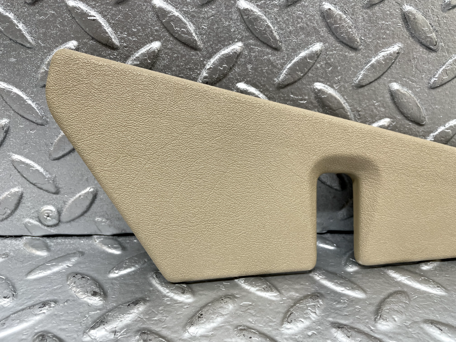 44247 Mercedes-Benz W124 Front Right Seat Cover Trim Champignon 1249190220