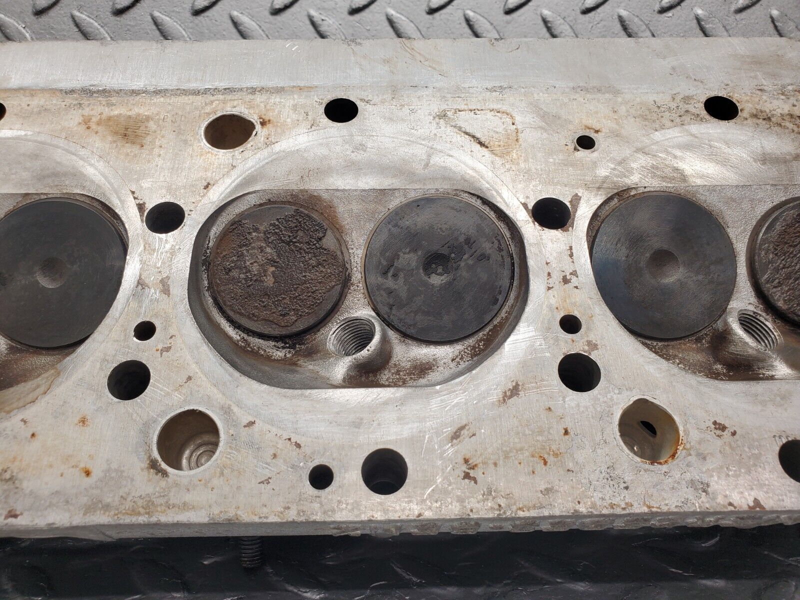 46317 Mercedes-Benz W126 420SE Cylinder Head Left Side 1160164001