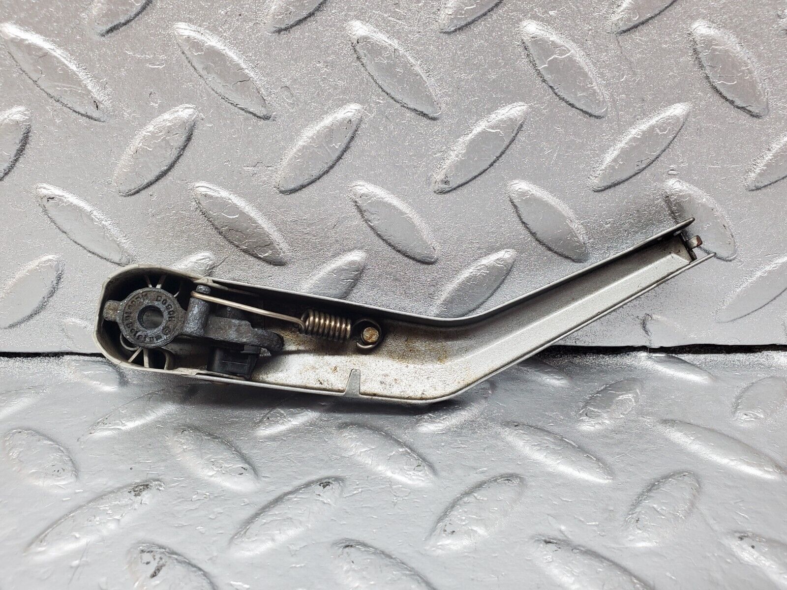 45817 Mercedes-Benz W126 420SE Headlight Wiper Arm Bosch Right Side