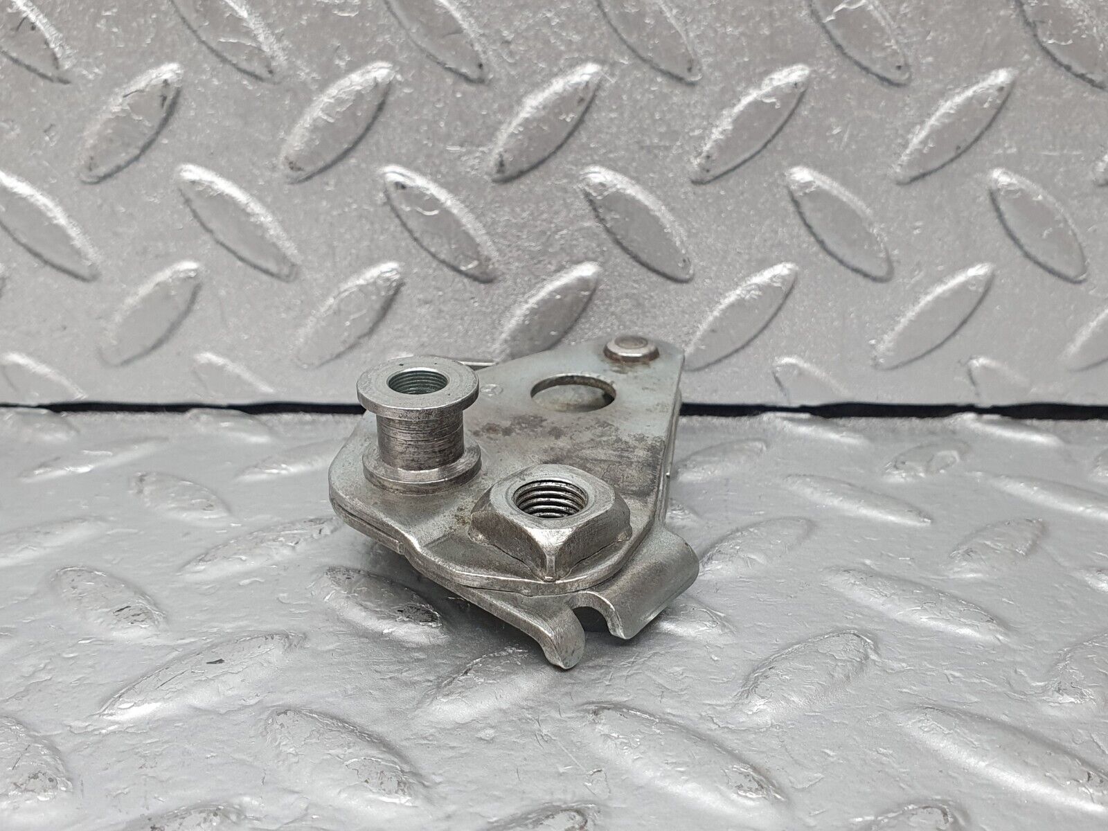 44167 Mercedes-Benz C123 230CE Coupe Front Right Seat Belt Bracket