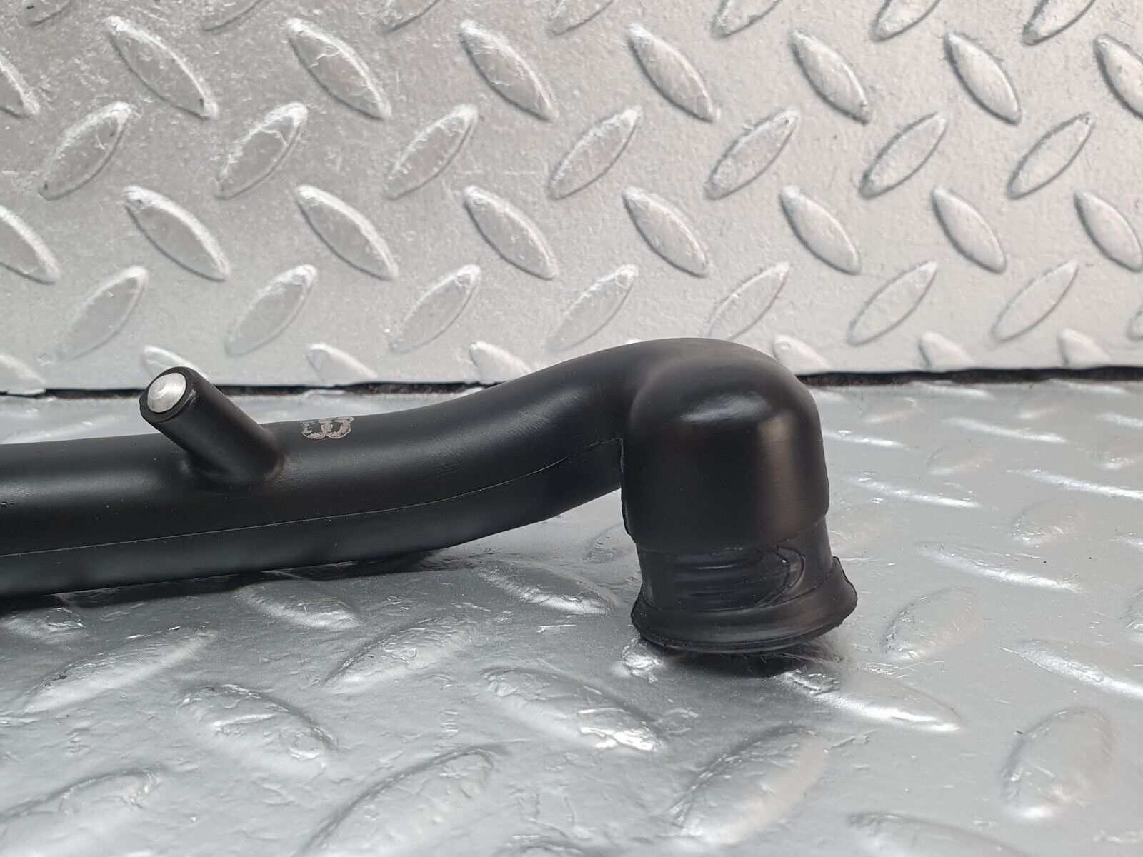 43666 Mercedes-Benz C126 380SEC Coupe Crankcase Breather Hose Pipe 1160940791