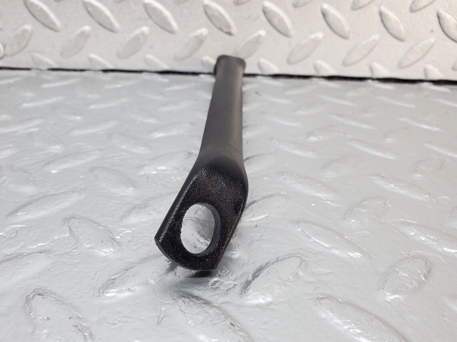 45401 Mercedes-Benz 280E M110.983 Power Steering Pump Holder Bracket