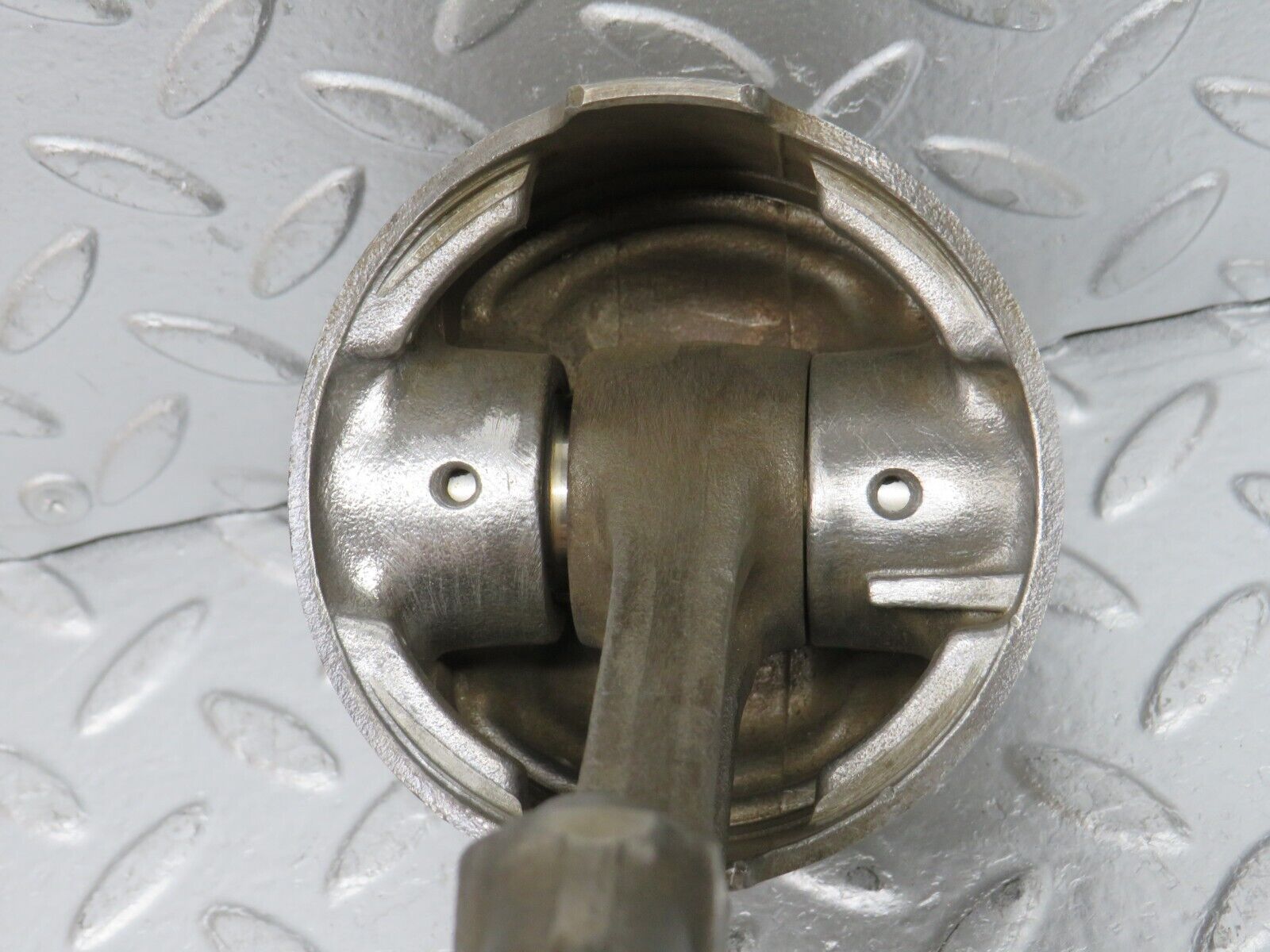 32771 Mercedes-Benz C107 R107 350 V8 Piston With Connecting Rod 92mm 11607