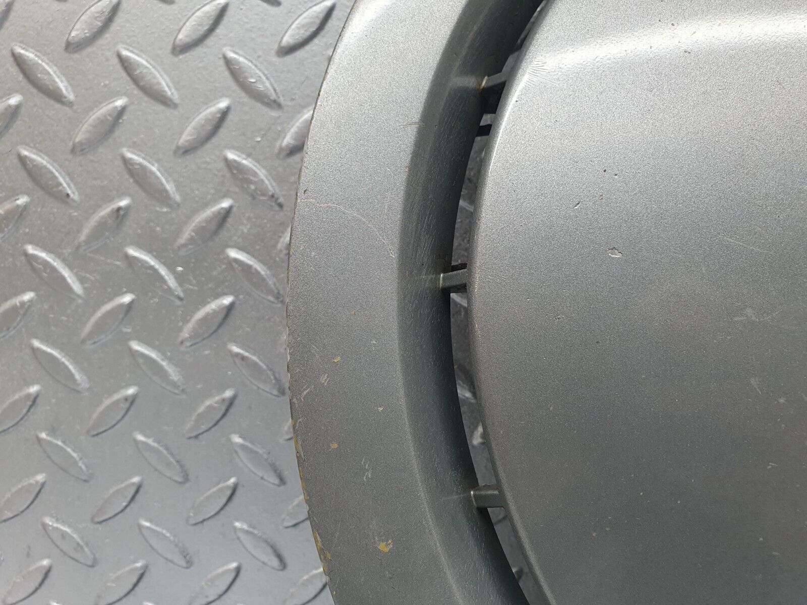 42881 Mercedes-Benz W201 190 2.0L Wheel Trim Hub Cap 14" 2014010324