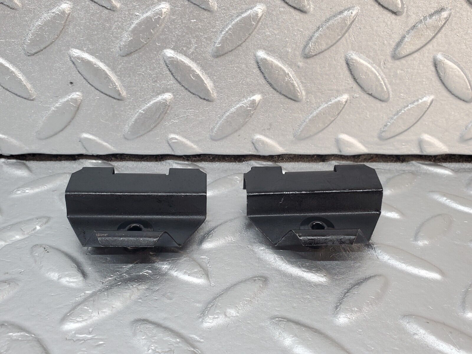 45596 Mercedes-Benz W126 420SE Front Seat Under Cover Bracket