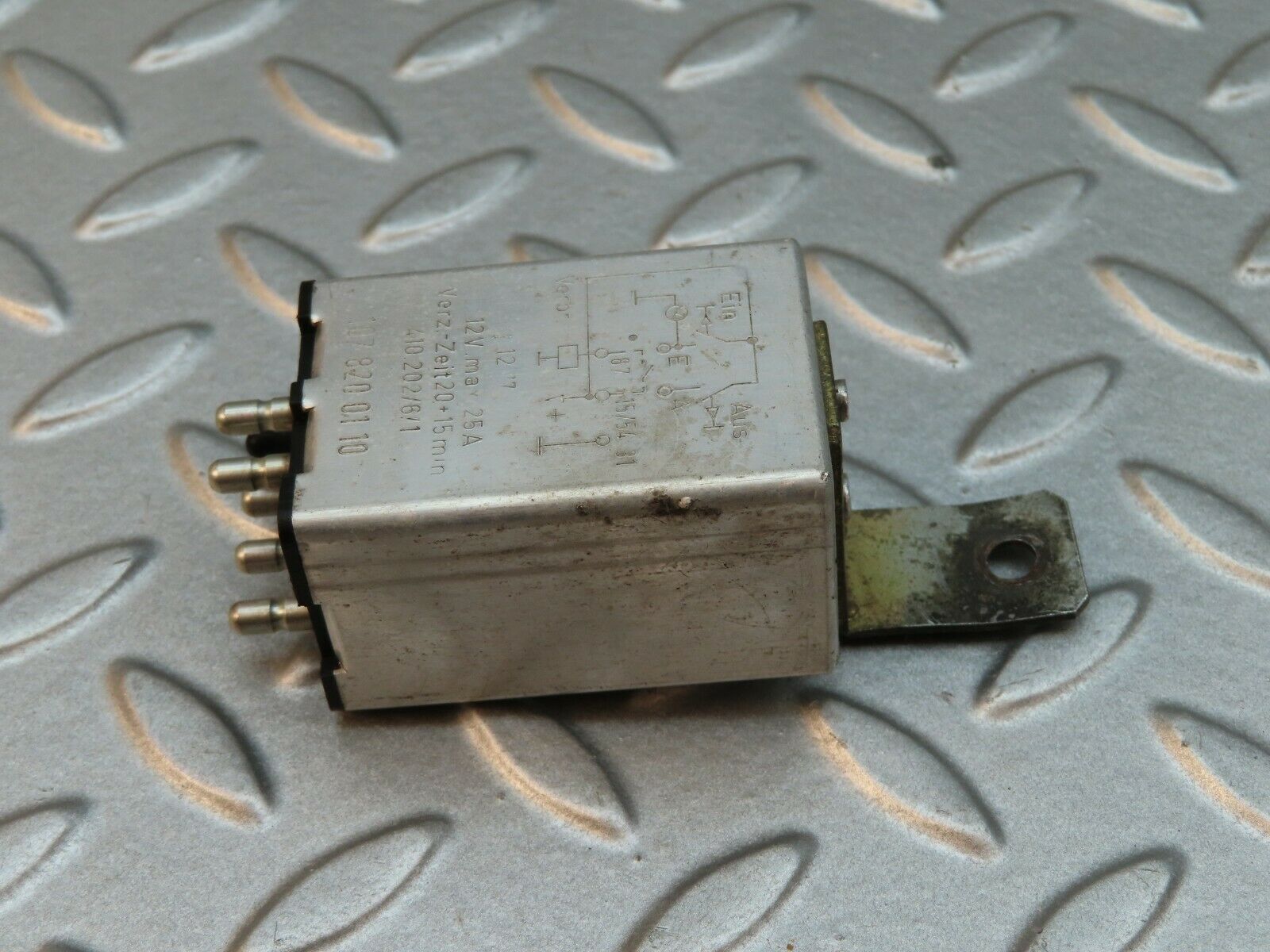 4959 Mercedes-Benz R107 350SL Heated Window Relay 1078200110