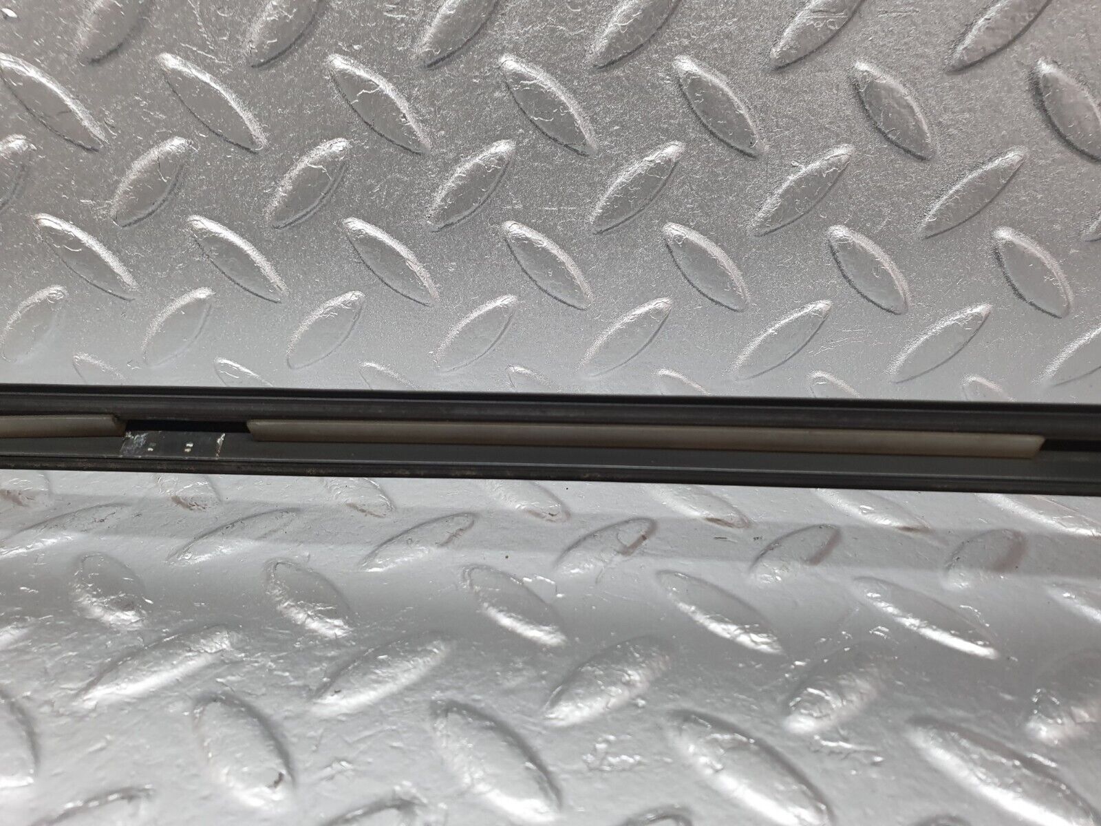 41713 Mercedes-Benz W124 200E Roof Chrome Trim Left Side 1246900397