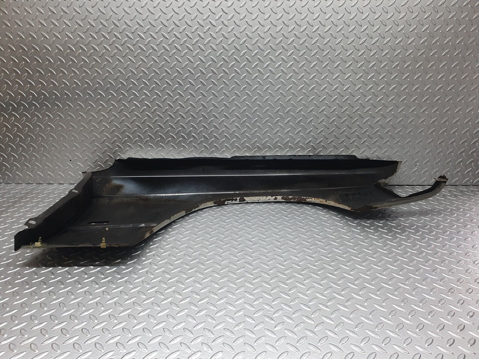 42876 Mercedes-Benz W201 190 2.0L Front Left Wing Fender
