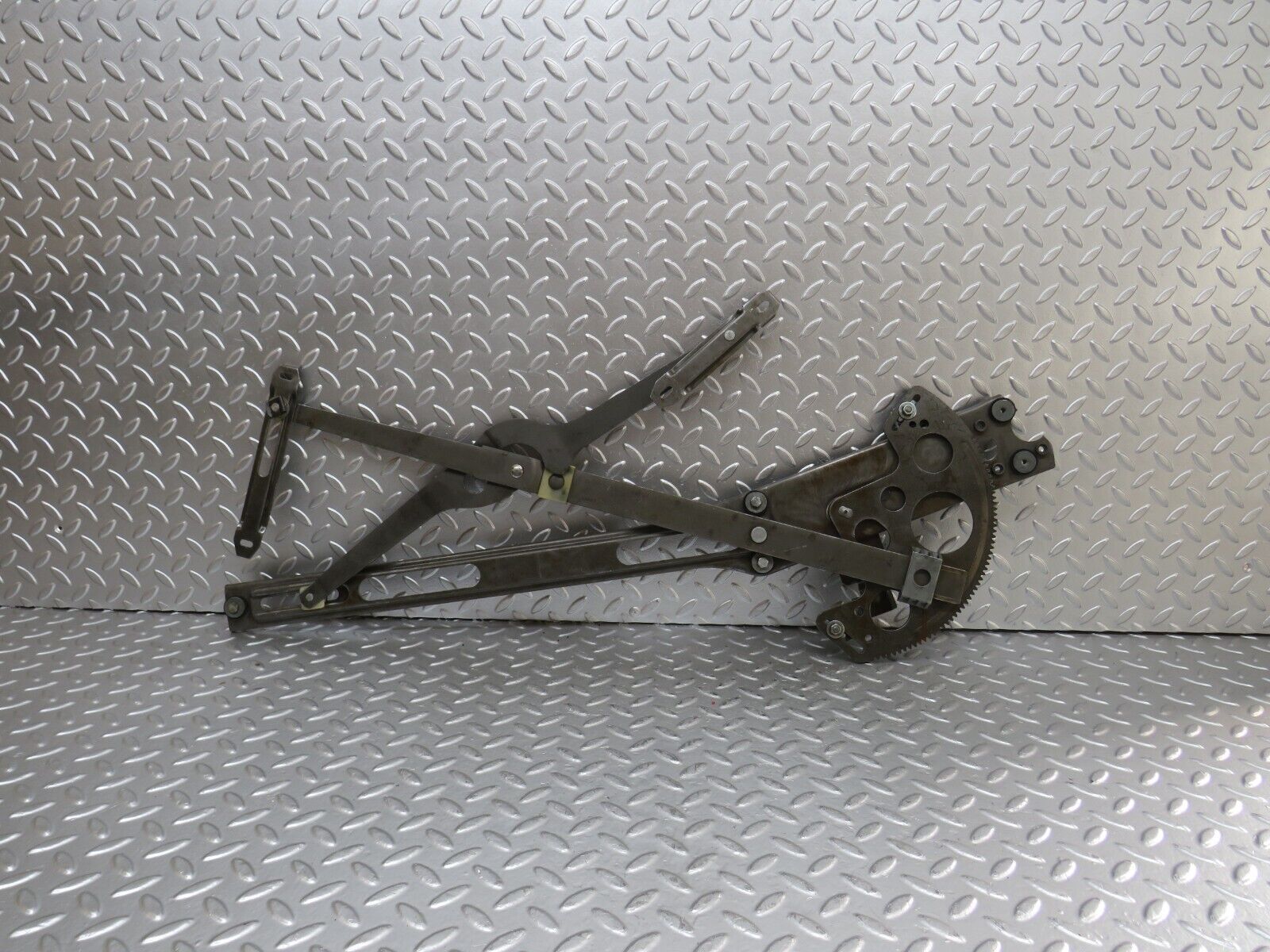 25082 Mercedes-Benz R107 C107 Front Right Power Window Regulator 1077200846