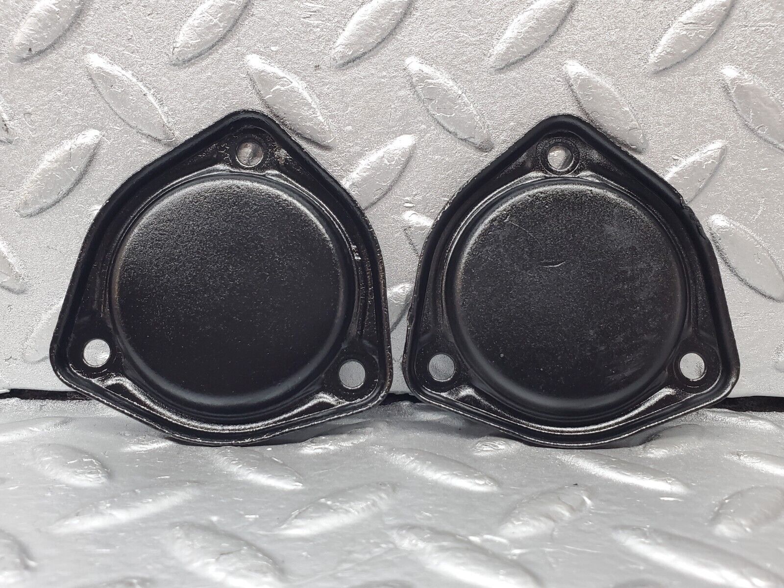 44500 Mercedes-Benz W123 280E Camshaft Access Cover Plate Set