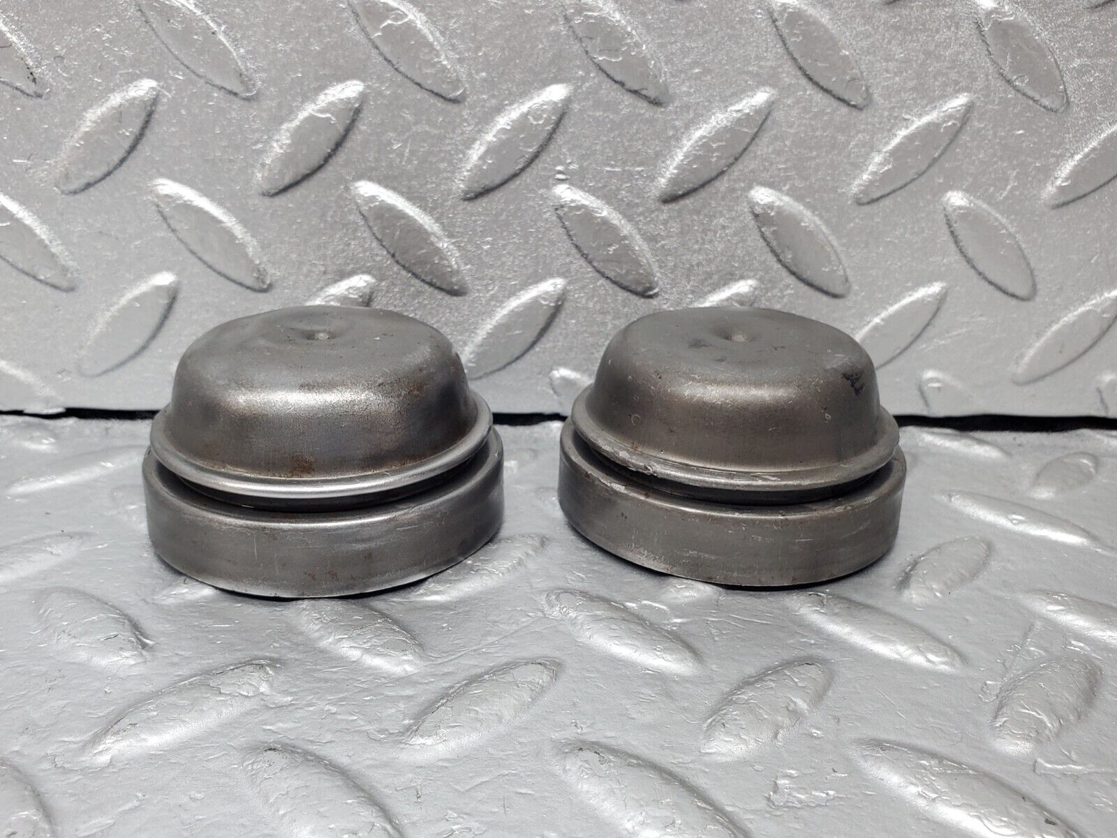 44489 Mercedes-Benz W123 280E Wheel Hub Locking Cap