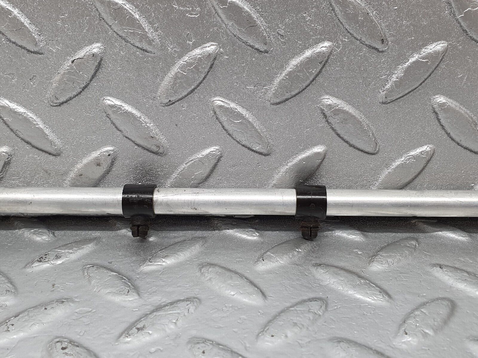 42936 Mercedes-Benz W116 350SE Camshaft Oil Tube