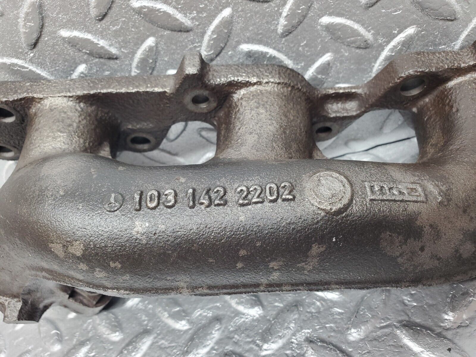 45184 Mercedes-Benz R129 300SL Coupe Exhaust Manifold 4-6 Cylinder 1031422202