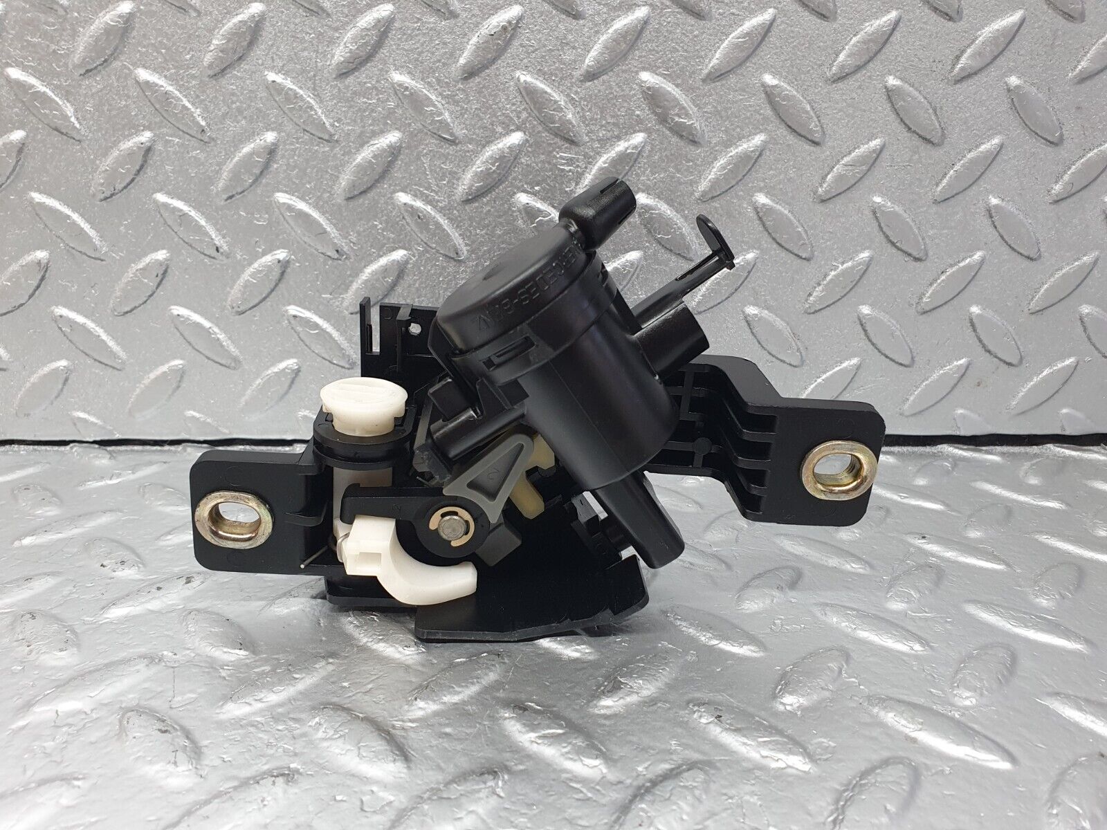 42573 Mercedes-Benz R129 320SL Coupe Trunk Lock With Key