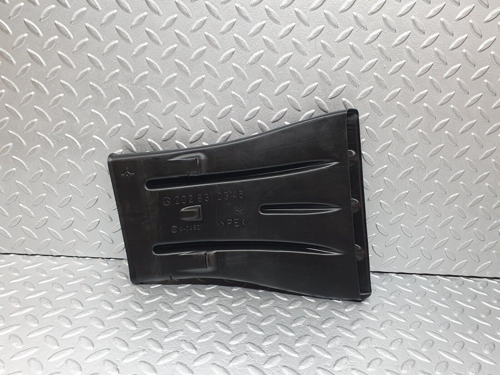 42084 Mercedes-Benz W202 C200 Rear Air Duct 2028310346