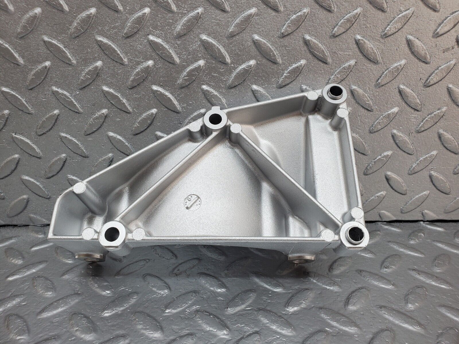 45080 Mercedes-Benz R129 300SL Coupe Alternator Generator Bracket 1031550435