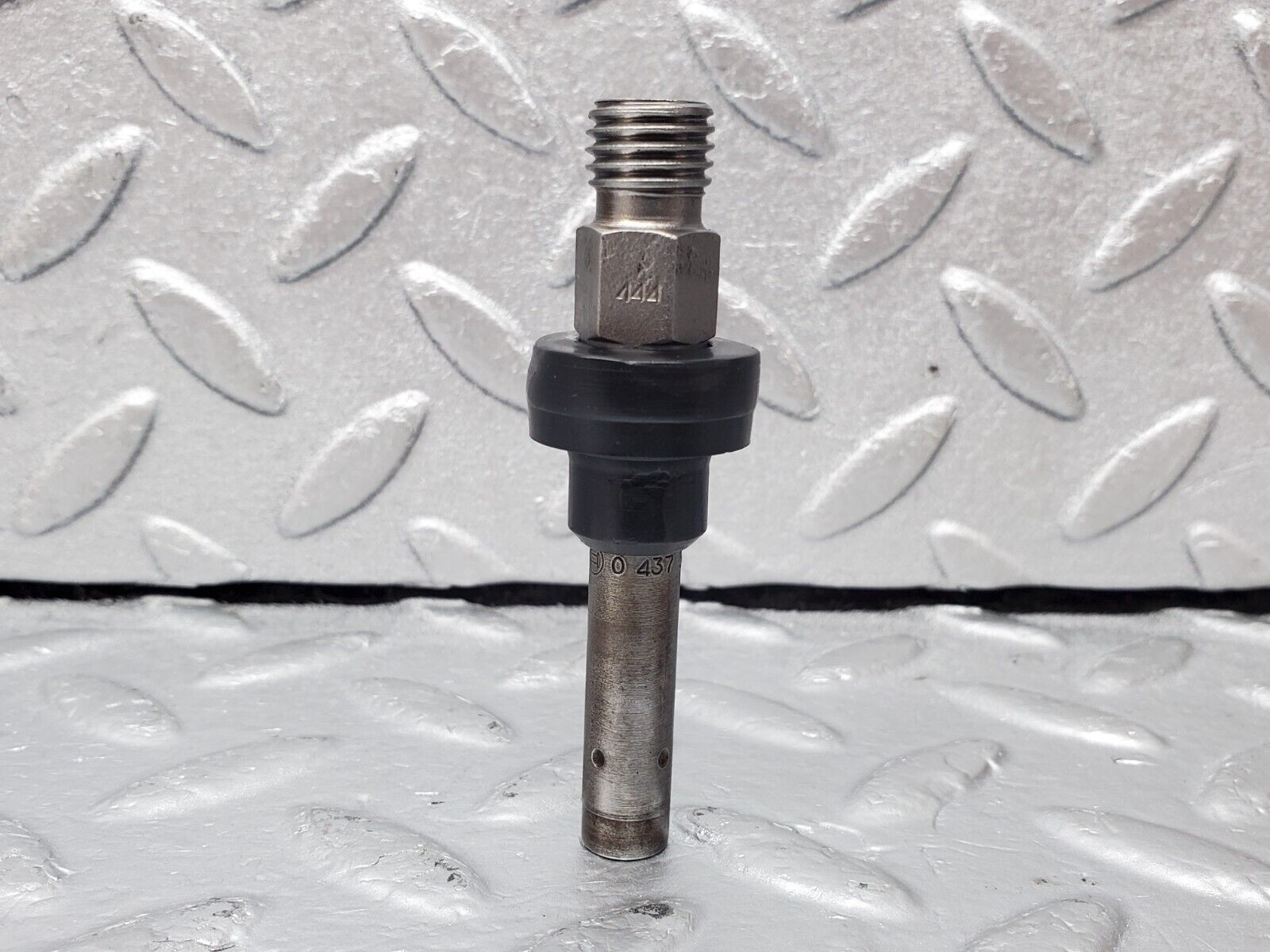 45462 Mercedes-Benz 280E M110.988 Fuel Injector Bosch 0437502010