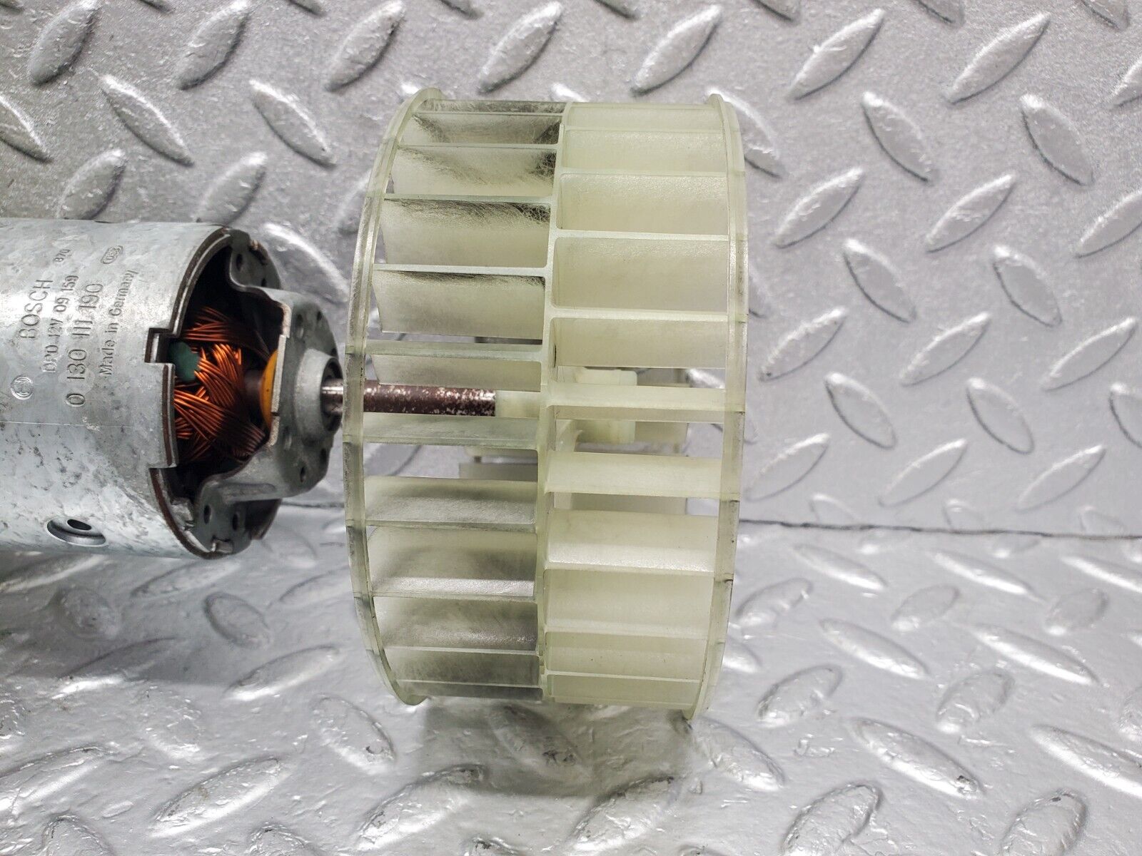 46773 Mercedes-Benz R129 320SL Coupe Heater Blower Motor Bosch 0130111190