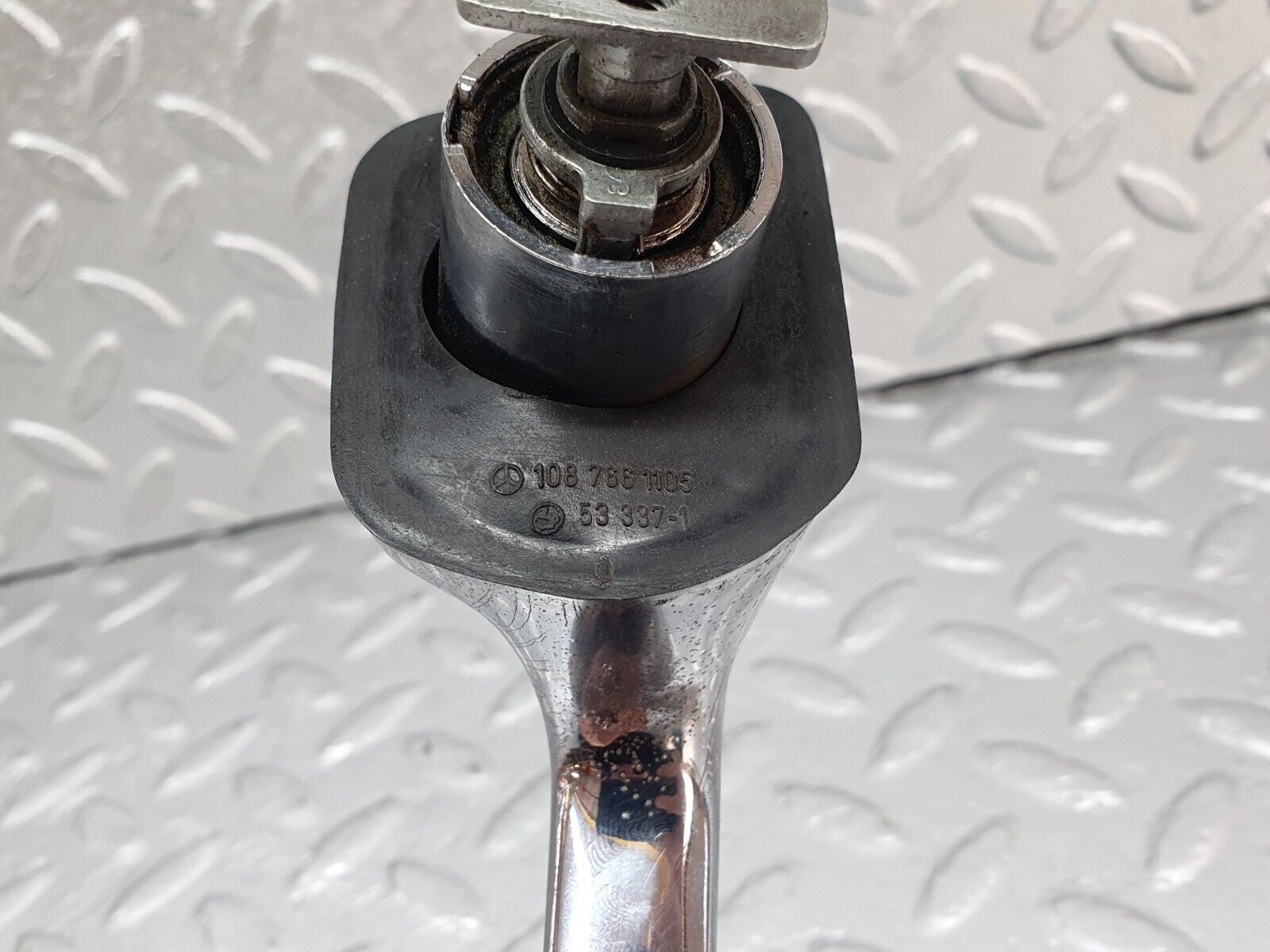 43160 Mercedes-Benz W108 280SE Front Left Door Exterior Handle No Key 1087661301 1087660905 1087661105