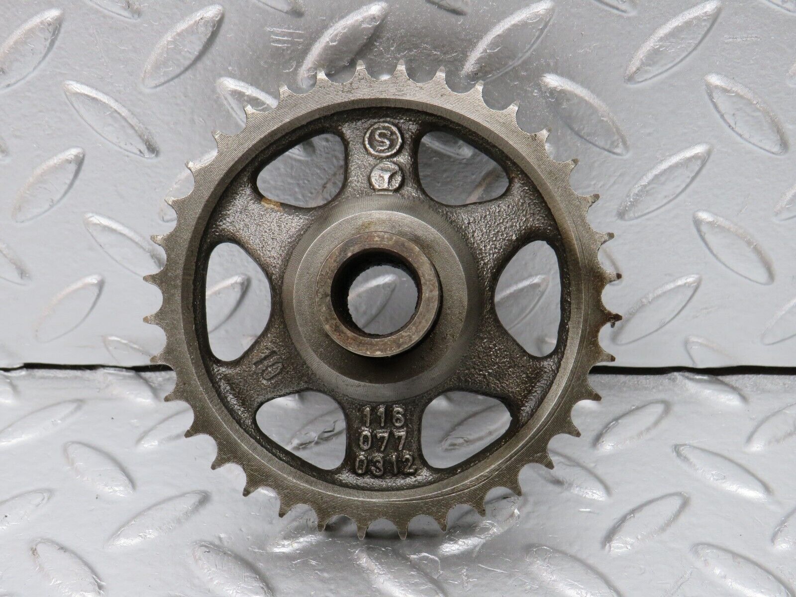 32947 Mercedes-Benz C107 R107 450 V8 Timing Gear Sprocket 1160770312