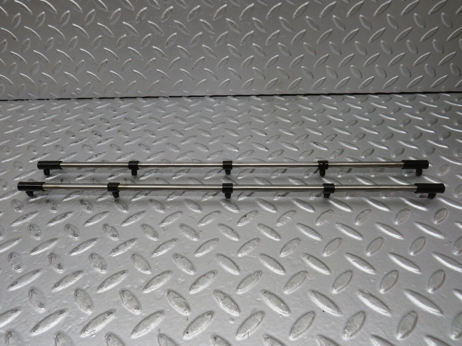 32819 Mercedes-Benz C107 R107 350 V8 Camshaft Oil Tube