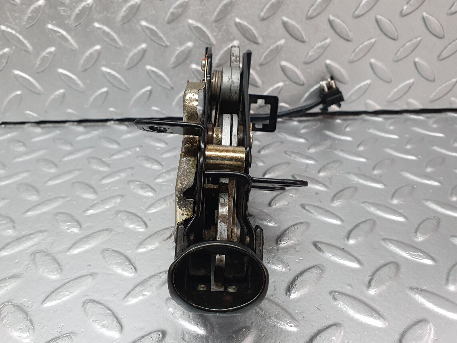 42155 Mercedes-Benz R129 320SL Coupe Rear Left Roof Lock Mechanism 1298001174